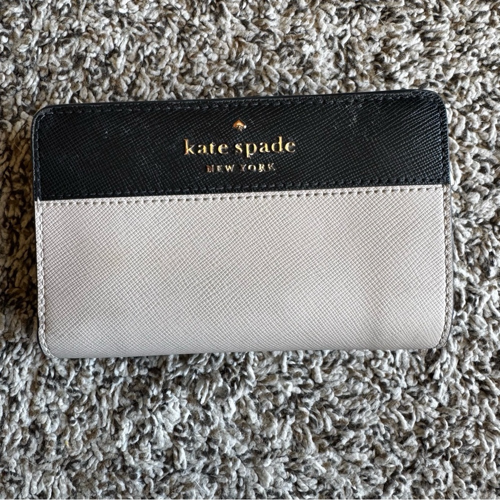 Kate Spade Staci Medium Compact Wallet‎ Beige Black Zipper